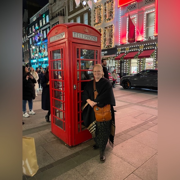 Meet your Posher, Crystal - Picture 3 of 6